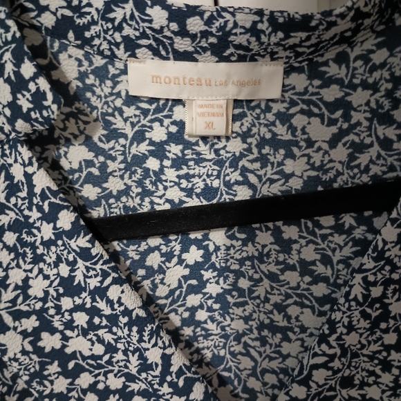 V neck floral blouse - Picture 2 of 2